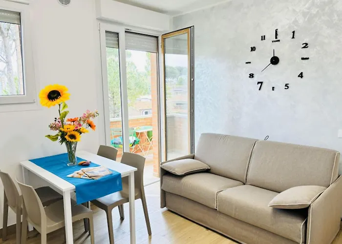 Comfy With Balcony Апартаменты *